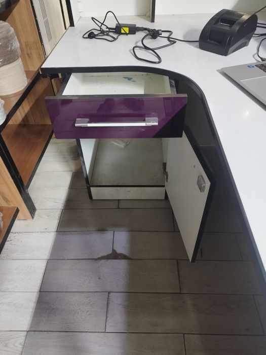 Bar sotiladi oq qora 2sm ga 120 sm eni 70 sm