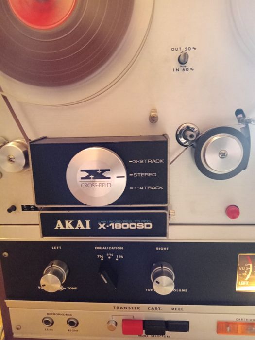 Magnetofon Akai X1800SD  cu amplificare și difuzoare de control