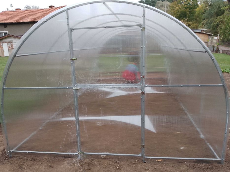 Oранжерий с покритие от поликарбонат