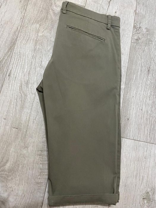 Продам бриджи шорты джинсовые размер 32