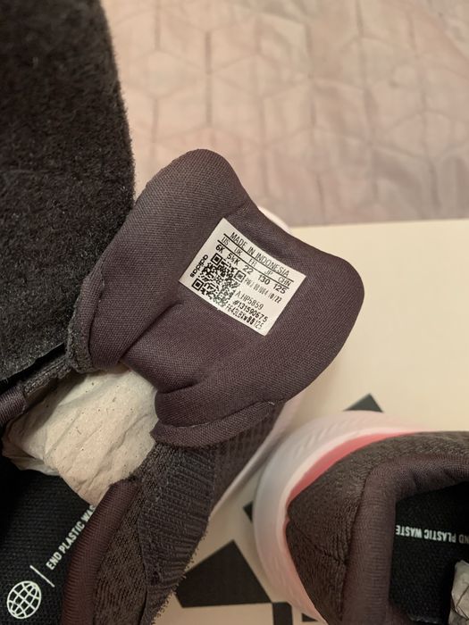 Чисто нови детски обувки Adidas номер 22