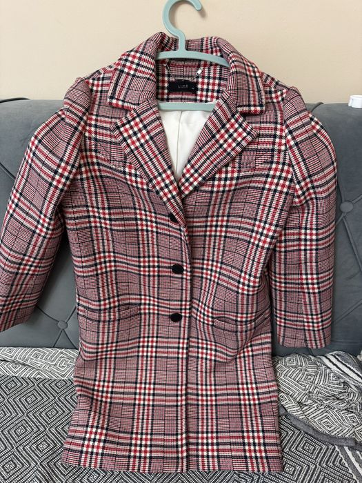 Продам 2 осенних пальто