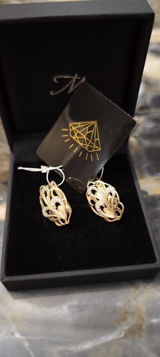 Золотые серьги с фианитами