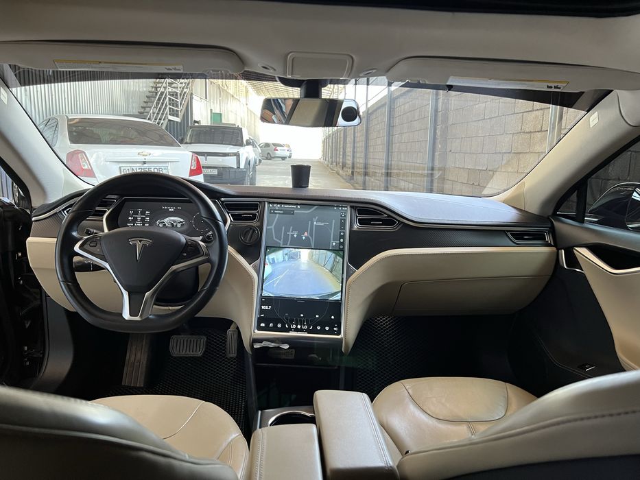 Tesla model s 2014