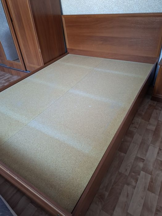 Срочно продам спальний гарнитур