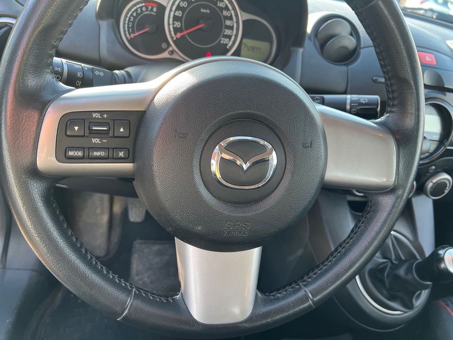 Mazda 2 / 2011 / 1.3 benzină
