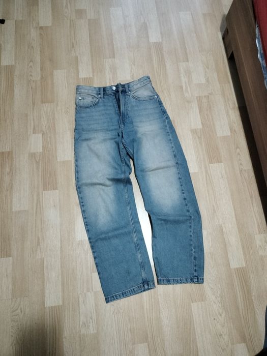 Blugi skater fit bershka