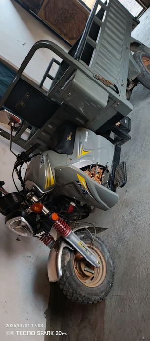 LOCHIN moto sotiladi