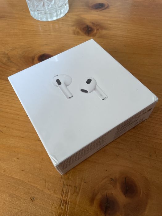 Слушалки AirPods 3