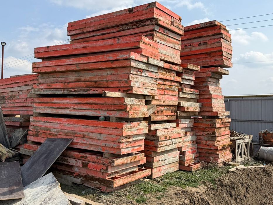 Крупнощитовая опалубка колонна