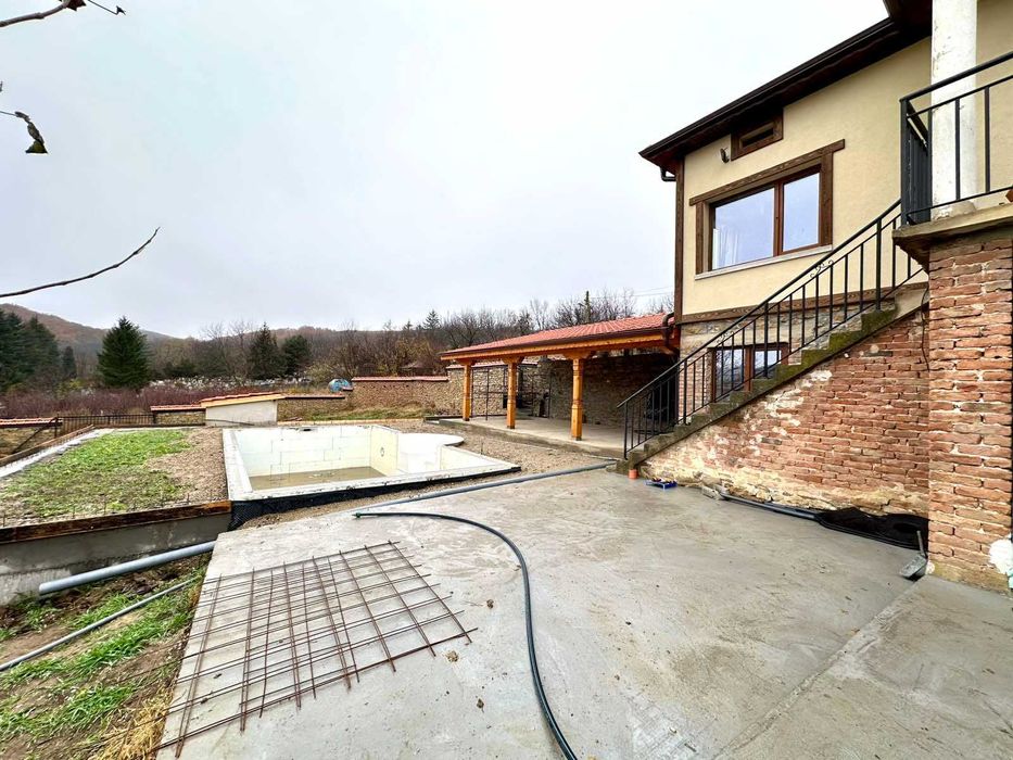 Продава се Къща в с. Вишовград, Област Велико Търново - 150 кв.м за 850 €/кв.м - Снимка #1