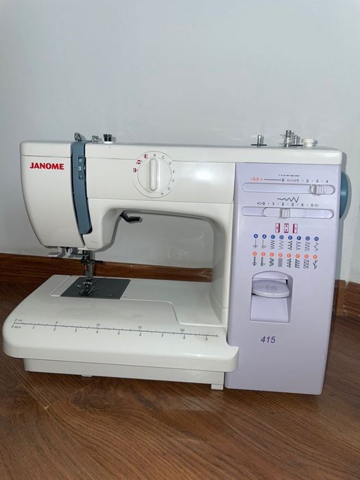 Швейная машинка Janome