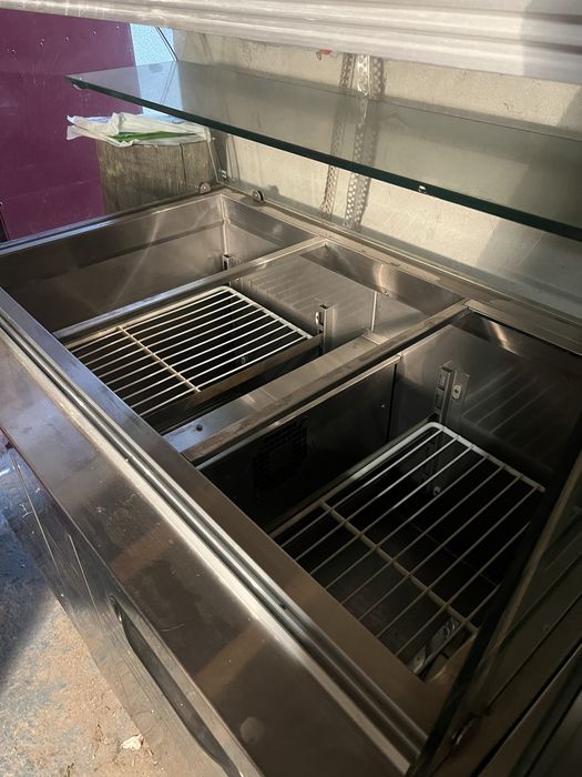 Linie autoservire calda si rece