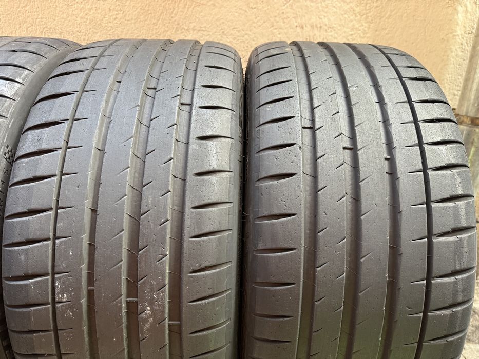 Автомобилни гуми 235 35 19 Mishelin