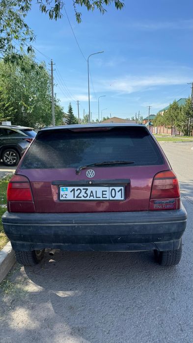 Продам машину срочно торг