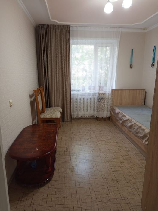 Продам 4 комнатную квартиру.