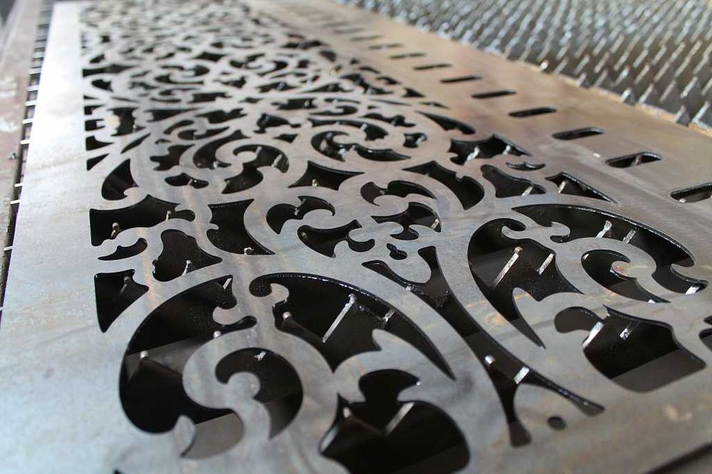 Услуги художественной лазерной  резки металла.