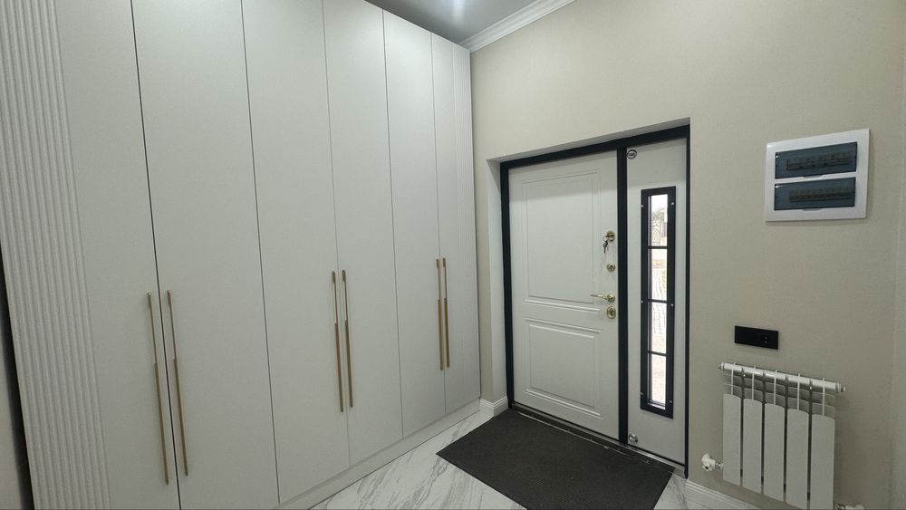 Жилой дом с земельным учатком