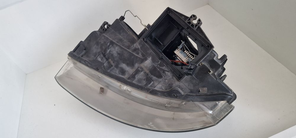Ауди А4 С4 Б6 десен ксенон фар Audi A4 S4 B6 xenon D1S desen far