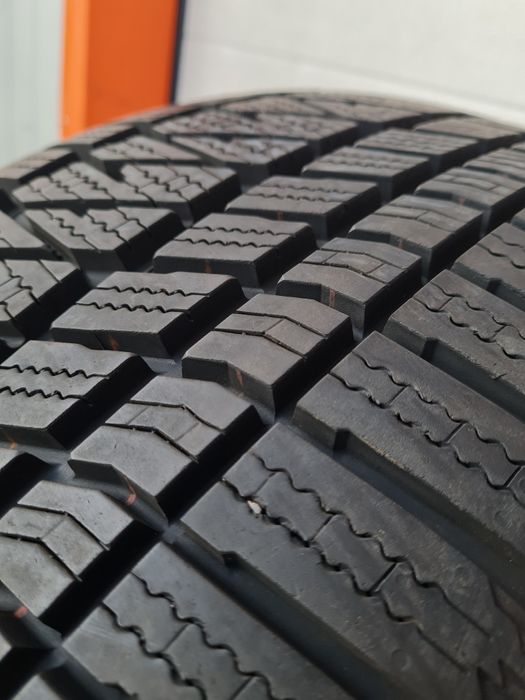 Зимни гуми 2 броя за Джип KUMHO WinterCraft WS71 255 55 R19 дот 1719