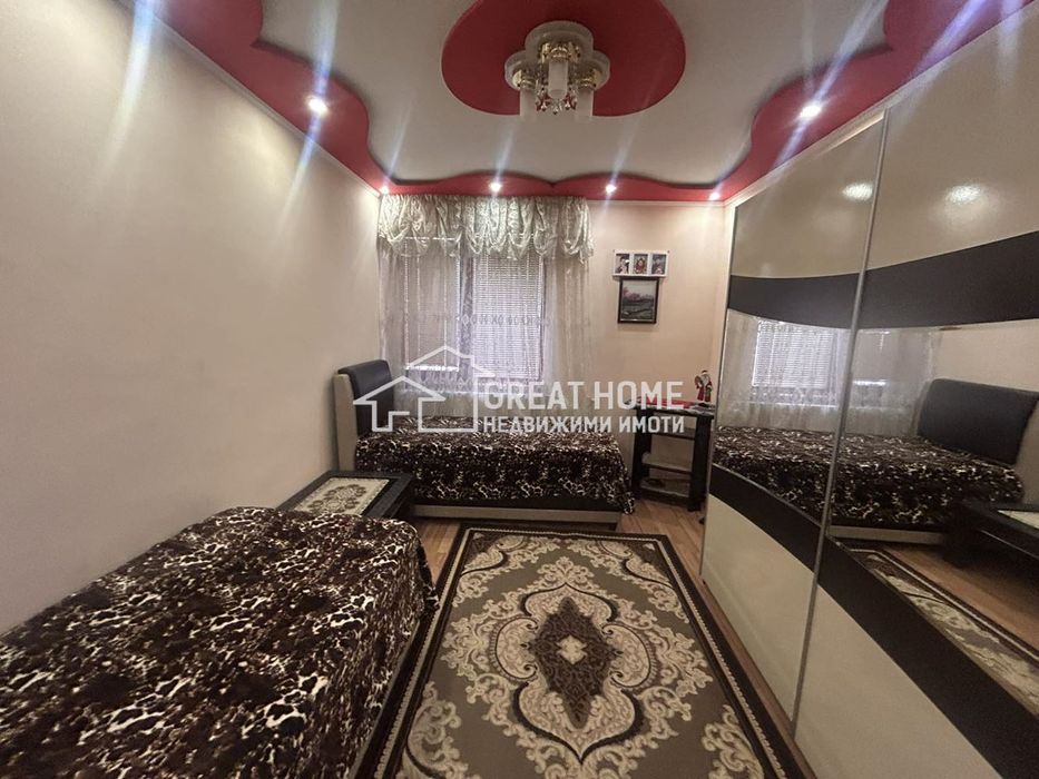 Продава се Тристаен апартамент в Търговище, Център - 53 кв.м за 1083 €/кв.м - Снимка #2