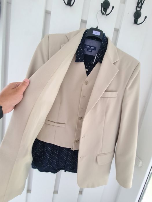Vând Costum Nunti / botezuri,  ocazii speciale Elegante mărime M / L