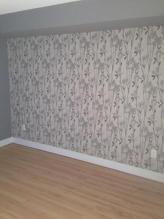 Клеем обой без швов