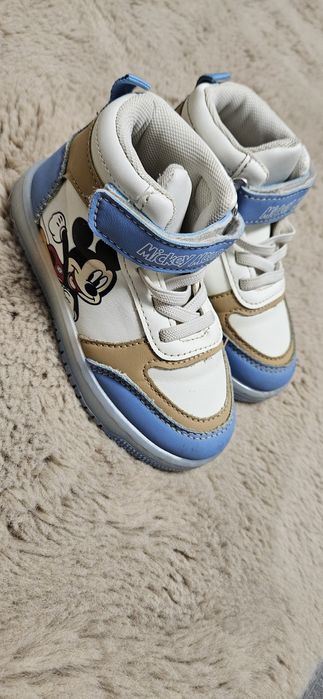 Vand incaltaminte baietei