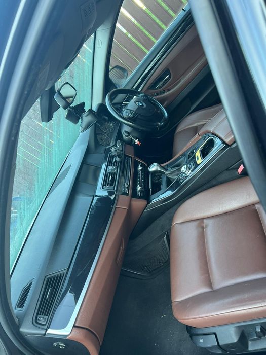 Vând BMW F10 din 2010