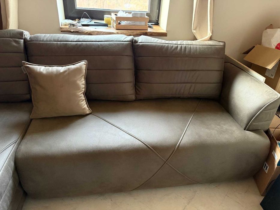 Продавам нов диван