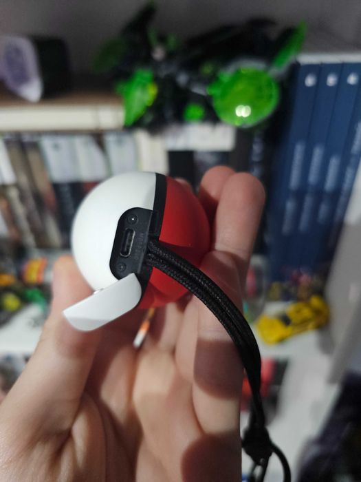 Poke ball plus controller nintendo switch