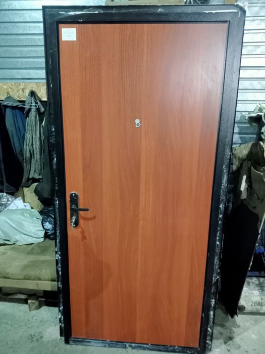 Продам дверь входную