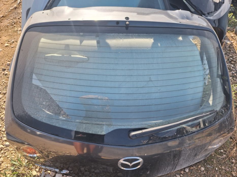 Задно  стъкло - стъкло багажник Mazda 3 hatchback / Мазда 3 хечбек 2008г.