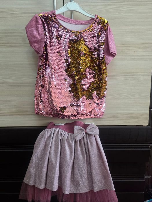 Продам праздничные платья недорого!