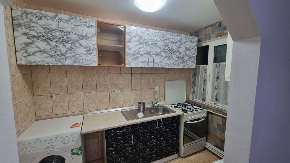Vând apartament 4 camere – Micro 2, Reșița – Etaj 1