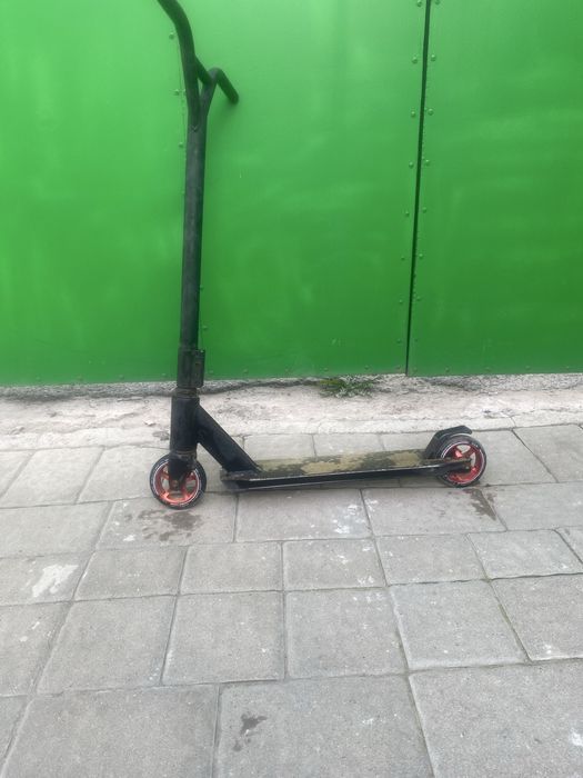 Самокат,Б/У.Хорошо едет)