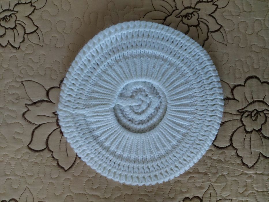 Bereta de dama alba H&M - marime unica