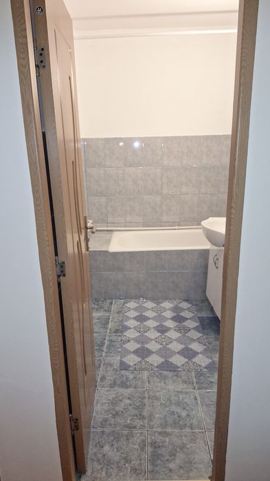 Închiriez apartament cu două camere