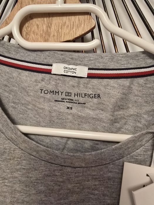 Tricou Tommy Hilfiger original, nou cu eticheta