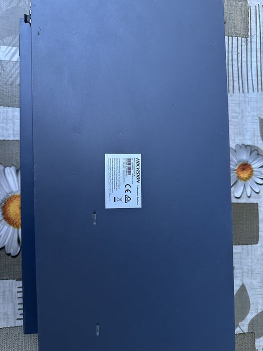 Switch 16 porturi PoE Gigabit Hikvision DS-3E0518P-E/M