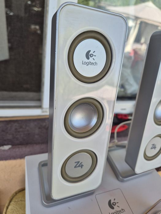 Boxe calculator PC Logitech 2.1 Z4i 40W RMS, albe