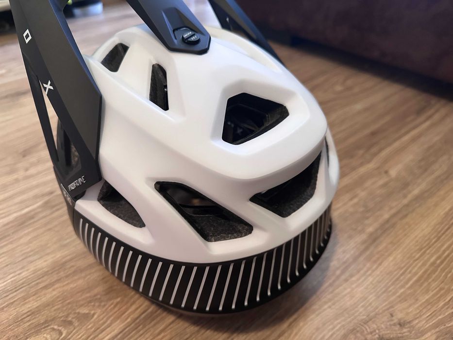 FOX :: Mips :: MTB :: Fox Racing Proframe RS Mash Helm - Black/White :: size S
