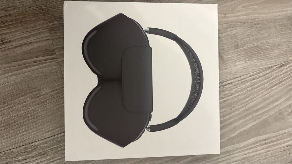 Vand casti AirPods max noi