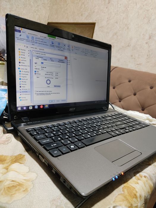 Acer notebook yaxshi holatda