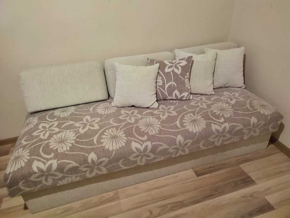 Диван с повдигащ механизъм