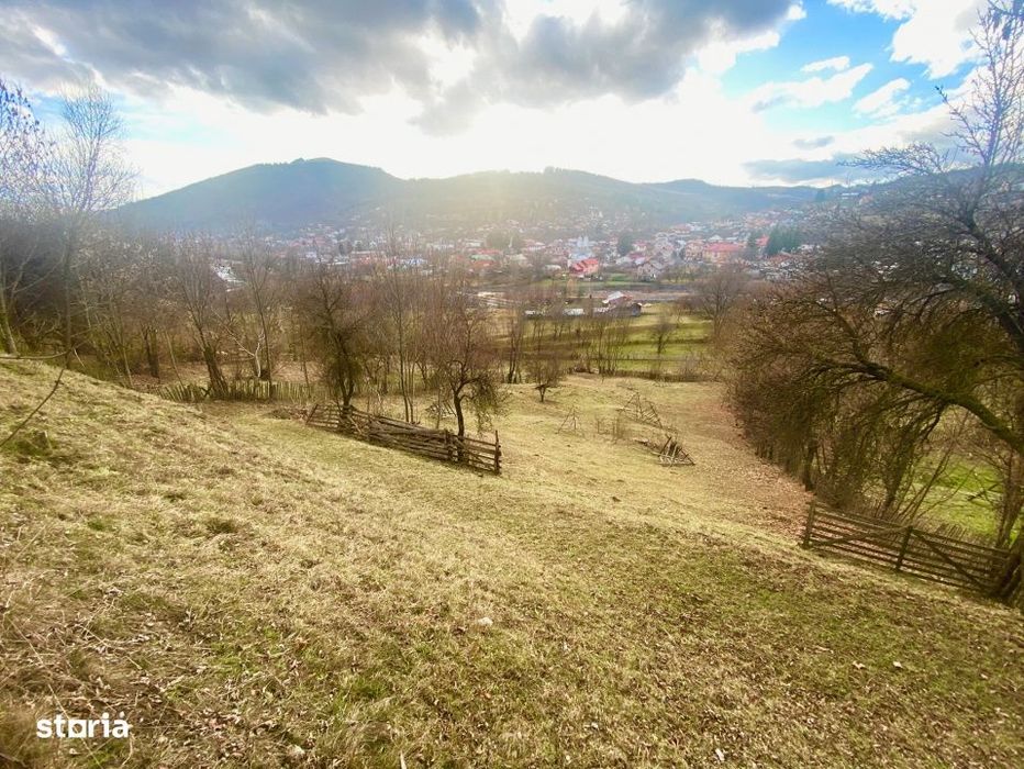 Teren in sat, cu fundatie casa P+1, vedere larga, langa rau