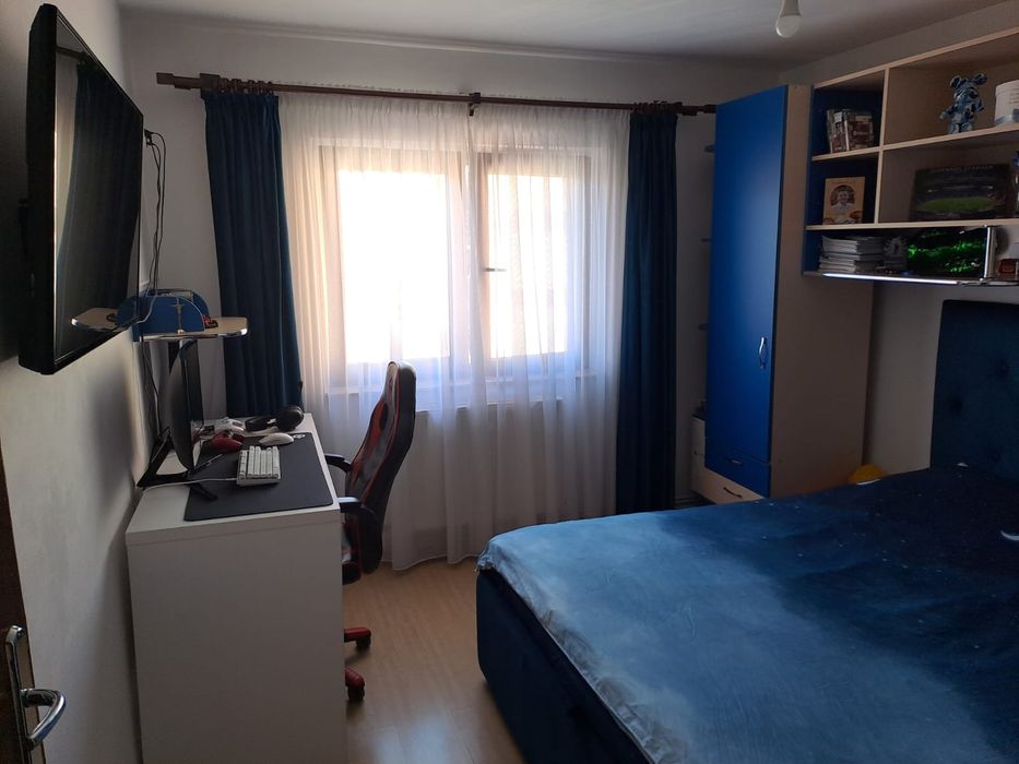 Vand apartament 2 camere Cetate zona Piata-Mercur