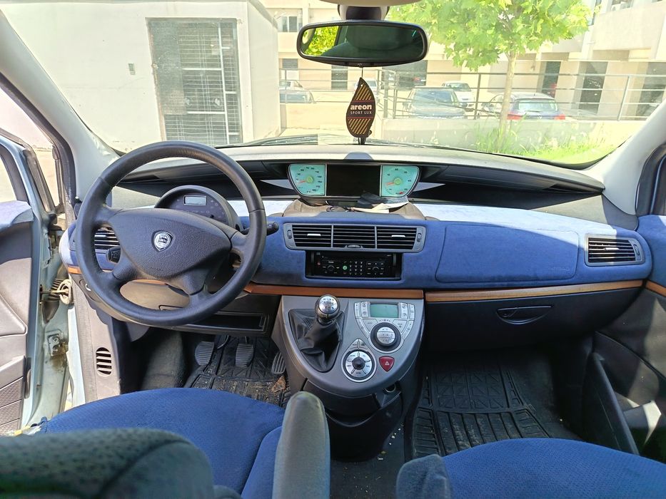 Lancia phedra 2005