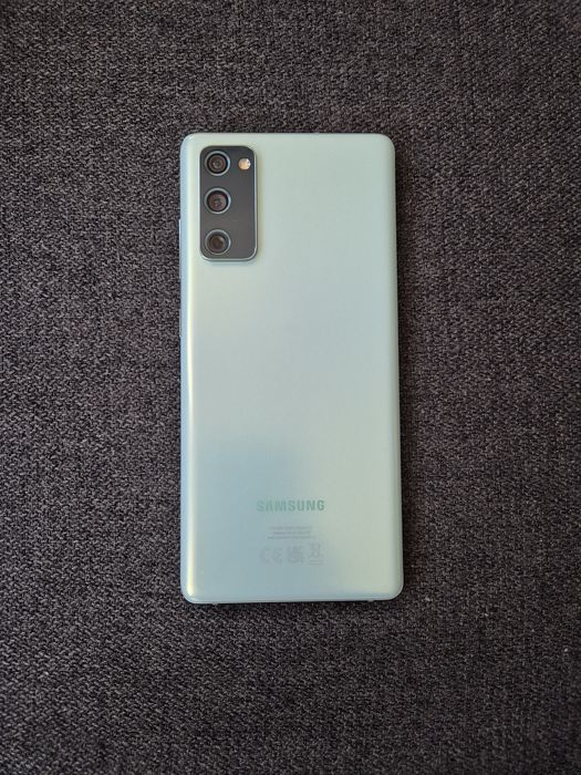 Samsung galaxy s20 fe + ПОДАРЪК