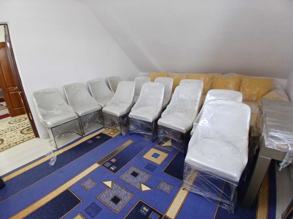 Стулья для гостец